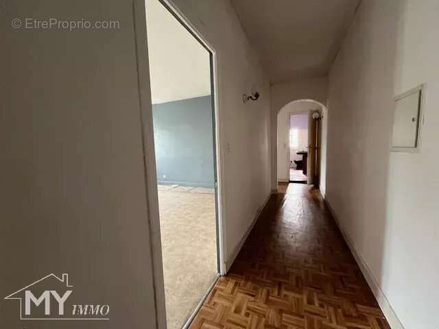 Lamothe Montravel : Maison de ville avec jardin. - photo 6
