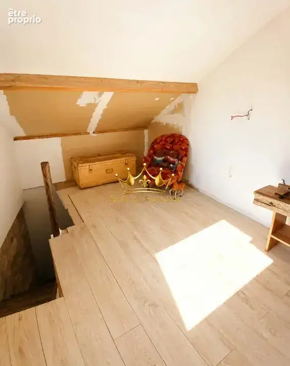 Bureau au dessus chambre 2