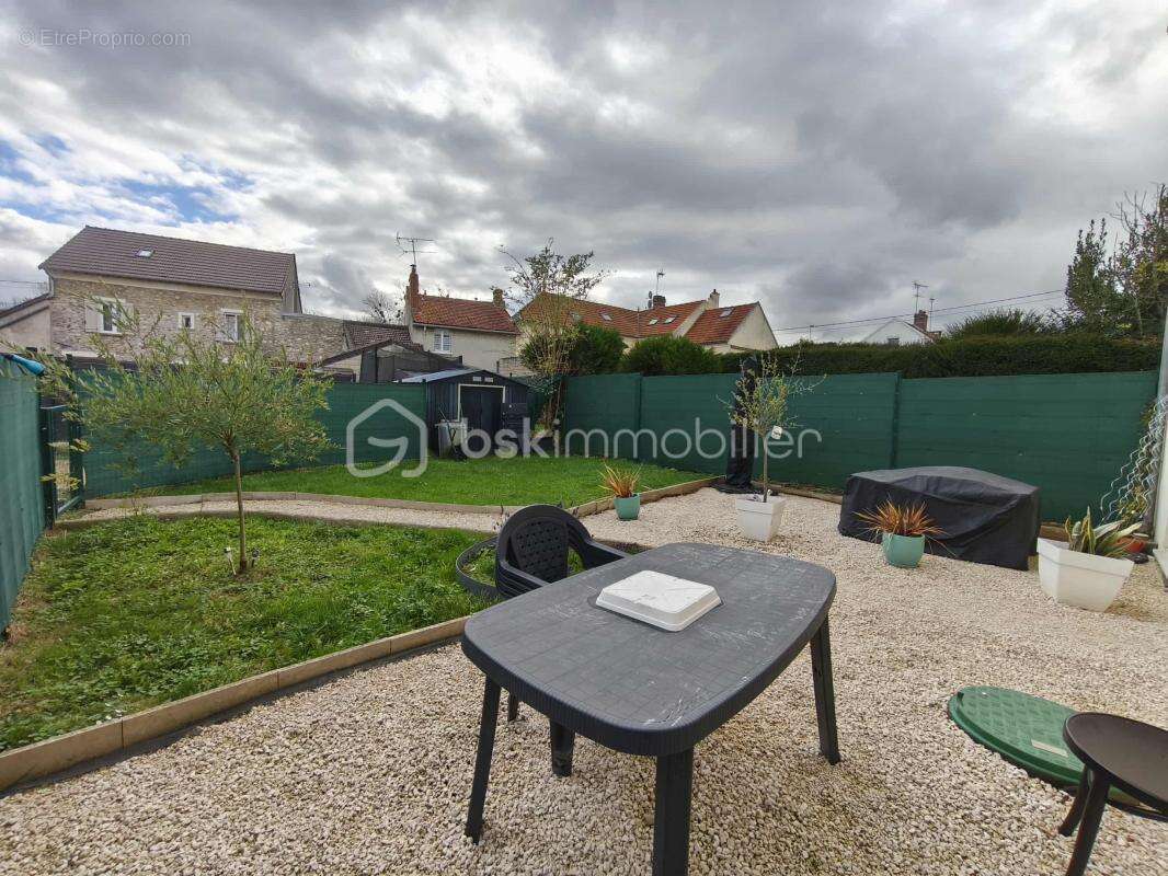 Maison à CONGIS-SUR-THEROUANNE