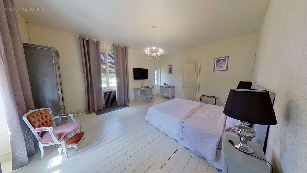 Maison à GONDRECOURT-LE-CHATEAU