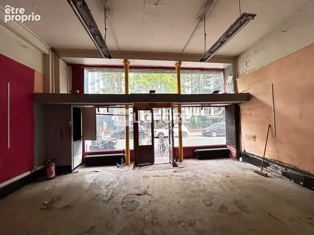 Local commercial Paris 64,2 m2 - photo 2