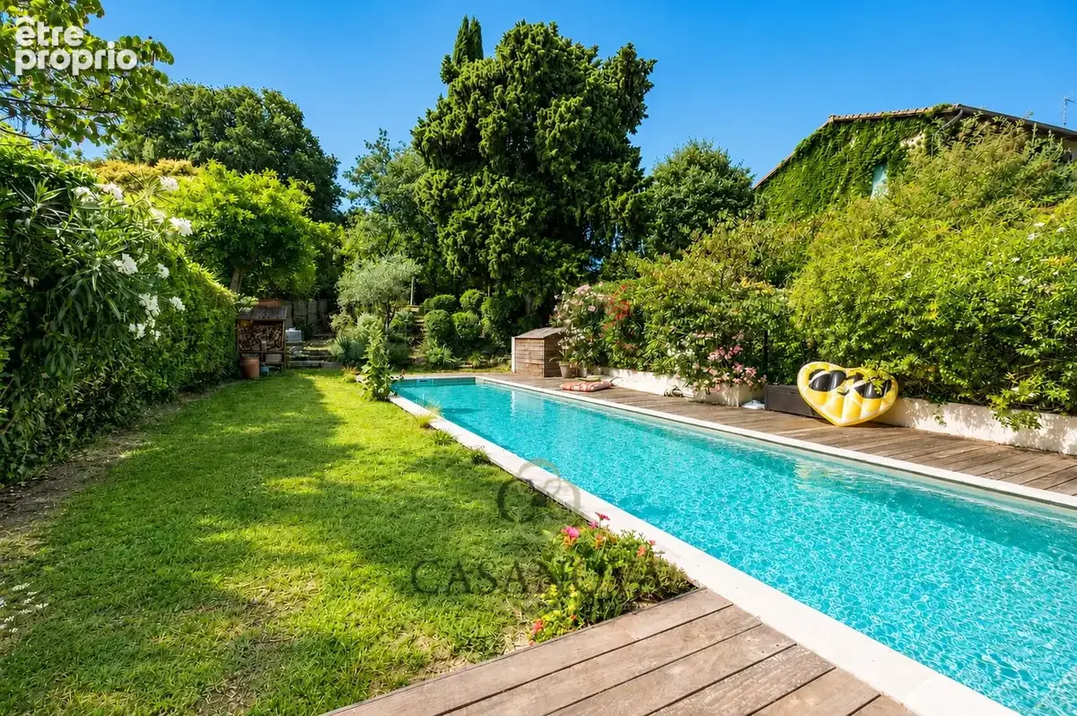Montpellier  Les Arceaux. Élégante maison de maître rénovée avec piscine, jardin paysager et doubles garages. - photo 13