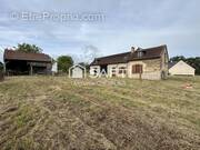 Photo 1 - Maison à SAINT-DENIS-DE-JOUHET