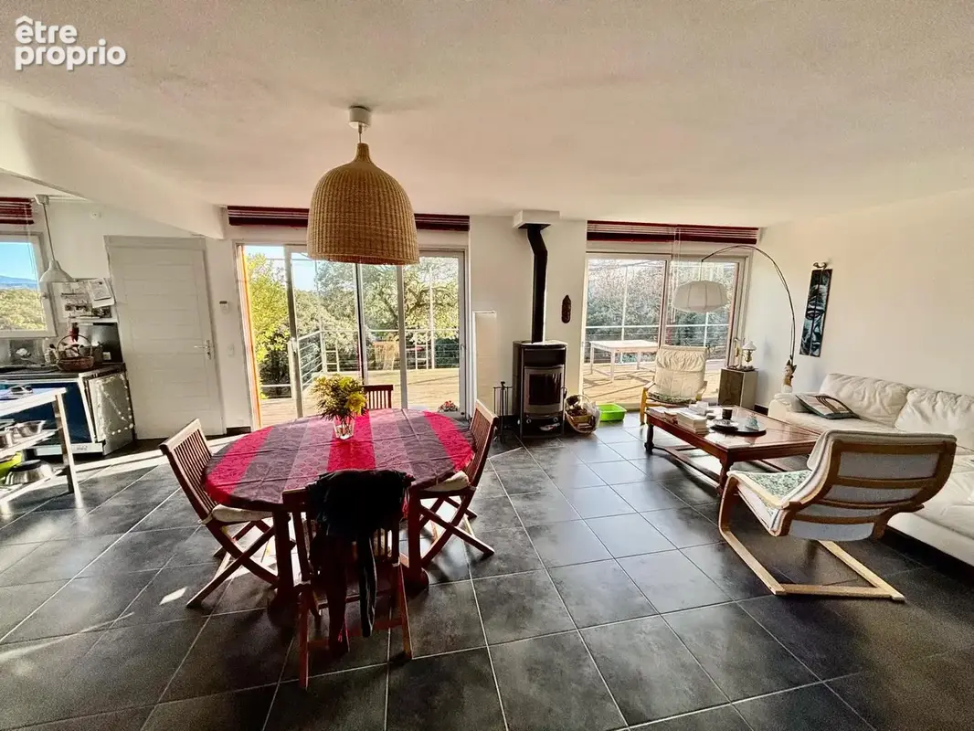 GRIGNAN - Villa contemporaine avec piscine et VUE sur 4000m2 - photo 4