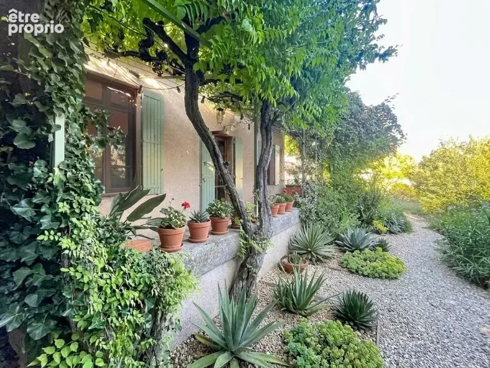Maison 5 pièces 118 m² à vendre à Villeneuve-Les-Avignon (30400) - photo 9