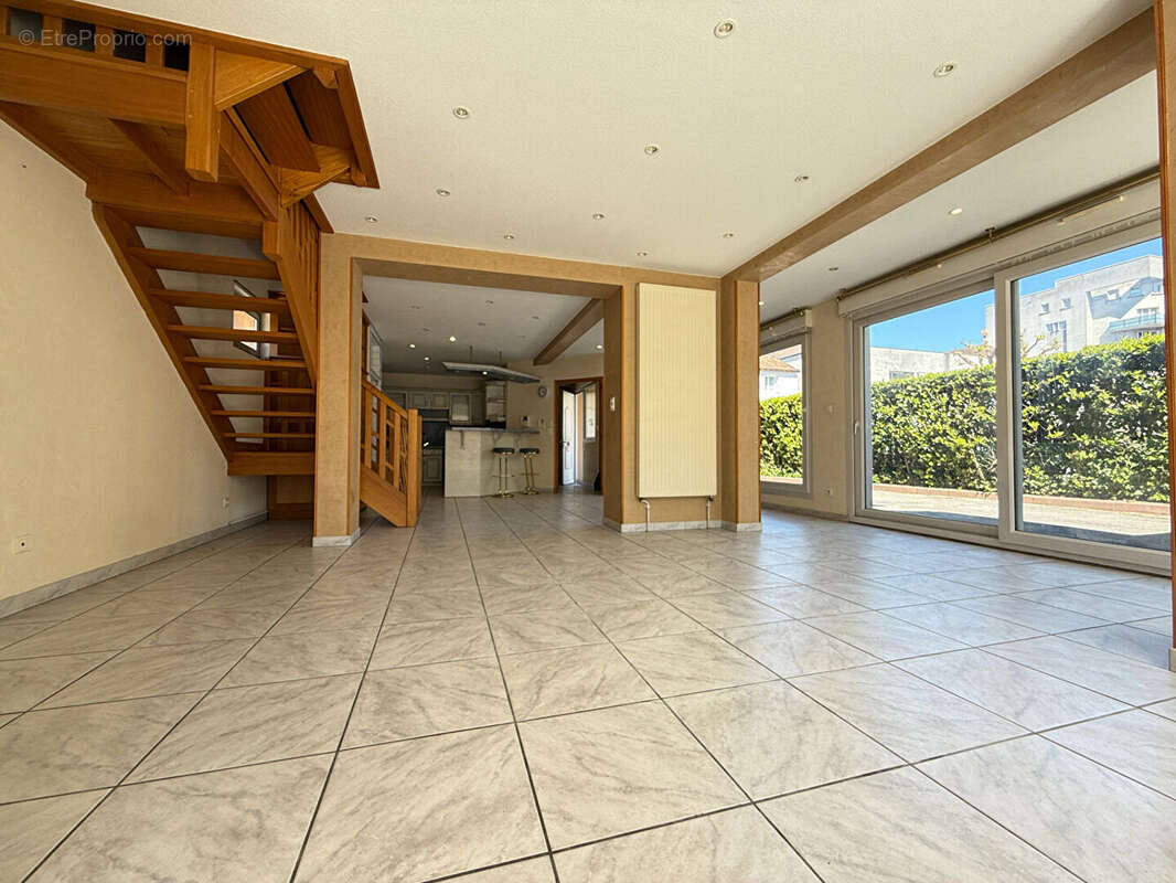 Maison à LONS-LE-SAUNIER