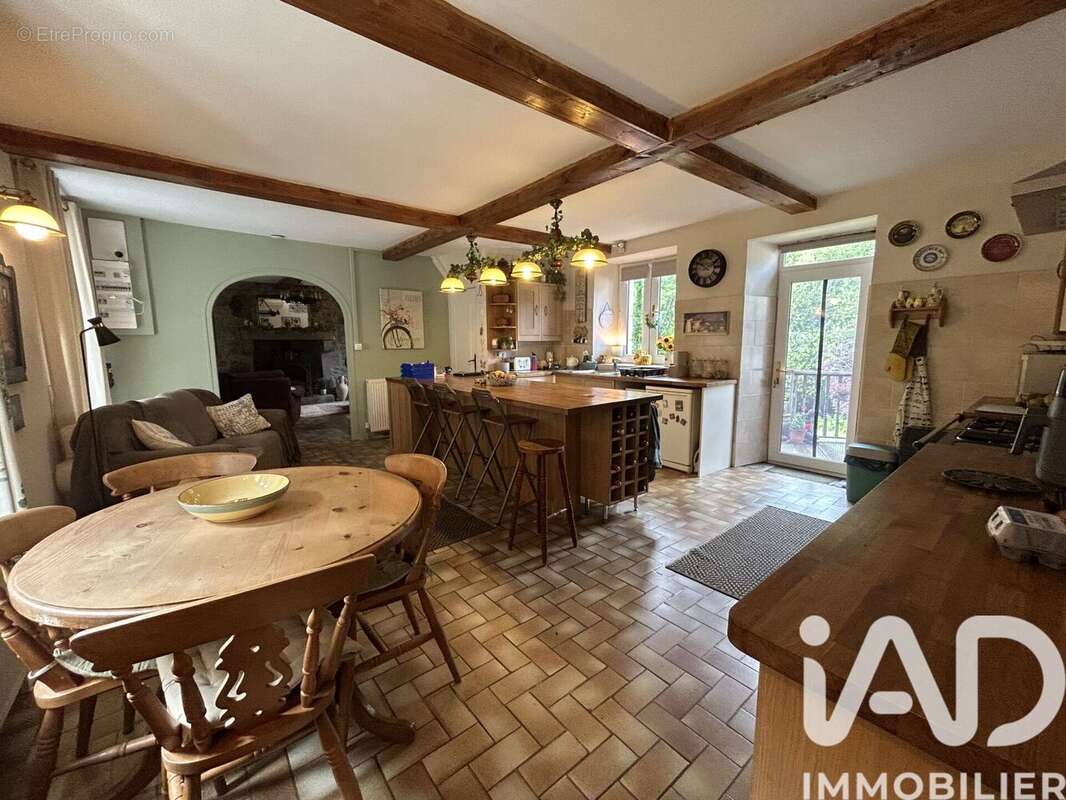Maison 211 m² à Saint-Pever  - photo 4