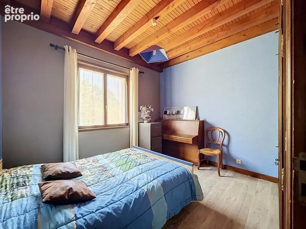 Maison - 6 Chambres - Cave - Garage double - Jardin - Au calme absolu - photo 16