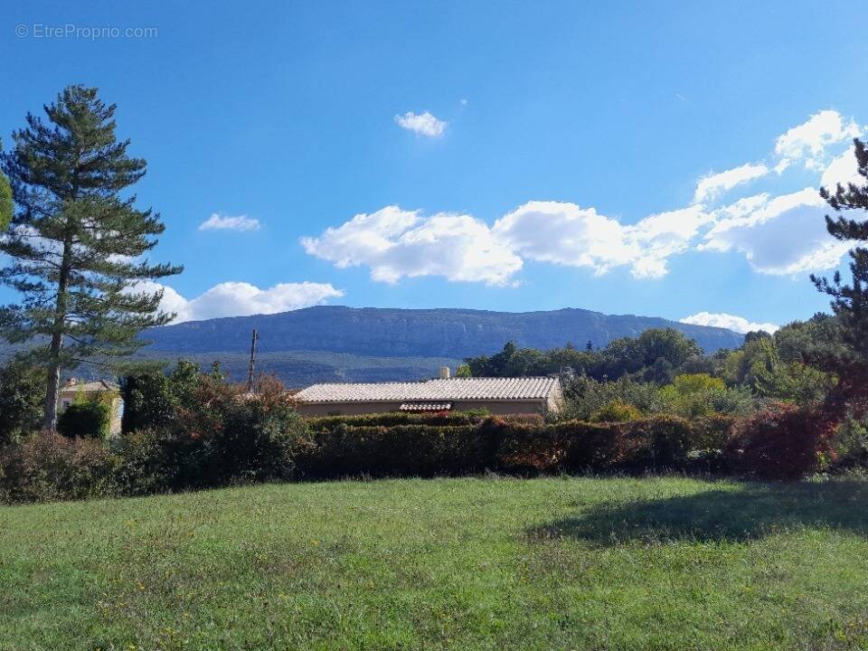 Terrain à NANS-LES-PINS