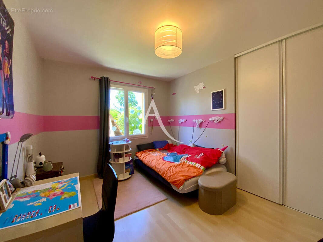 Maison de plain-pied à Cierzac de 120 m2 - photo 11