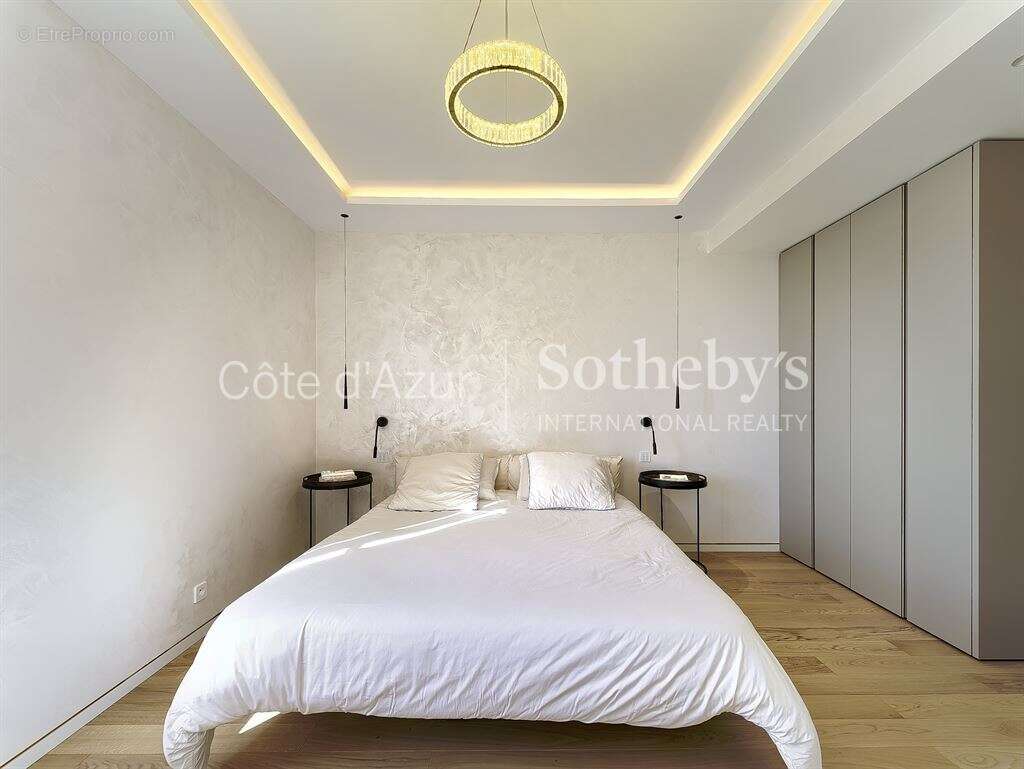Saint-Jean-Cap-Ferrat, maison de village rénovée à 200 m de la mer - photo 8