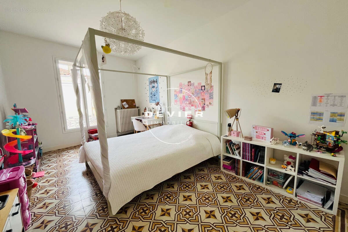 Maison à SAINT-GENIES-DES-MOURGUES