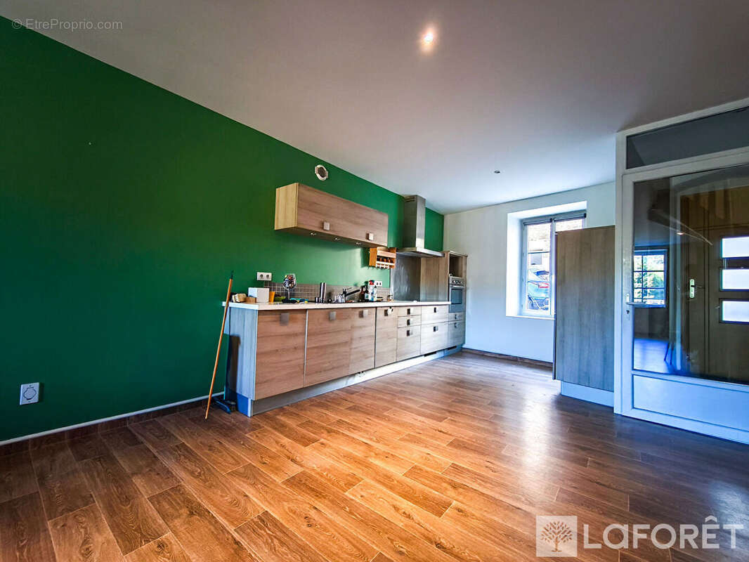 Appartement à AIGUILHE