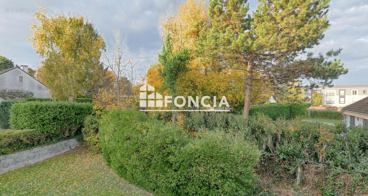 Appartement à VERT-SAINT-DENIS