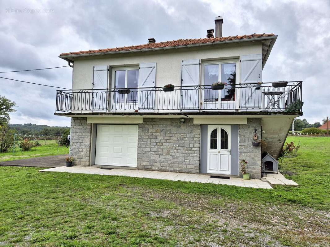 Maison à SAINT-LAURENT-SUR-GORRE