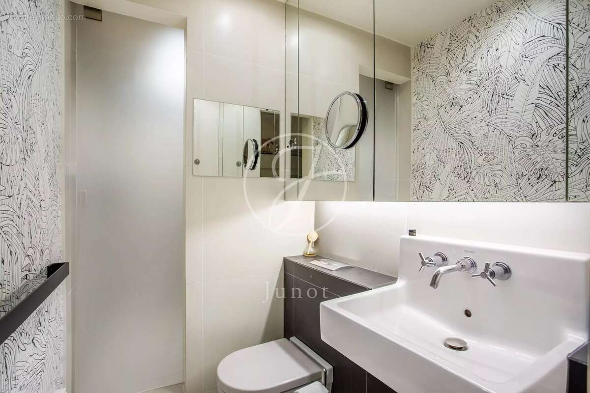 Appartement à PARIS-17E