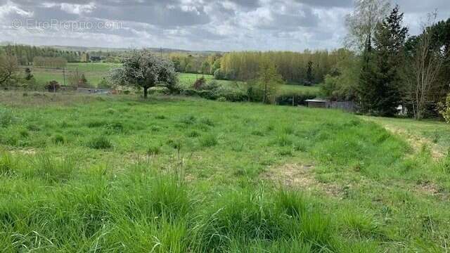 Terrain à CIVRAY-DE-TOURAINE