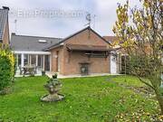 Maison à LA CHAPELLE-D&#039;ARMENTIERES