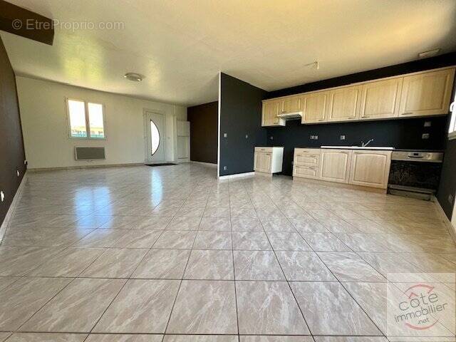 Maison à AUTHON-LA-PLAINE