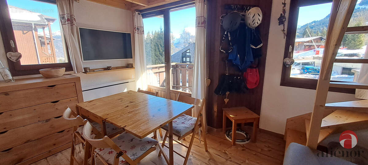 Appartement à MORILLON