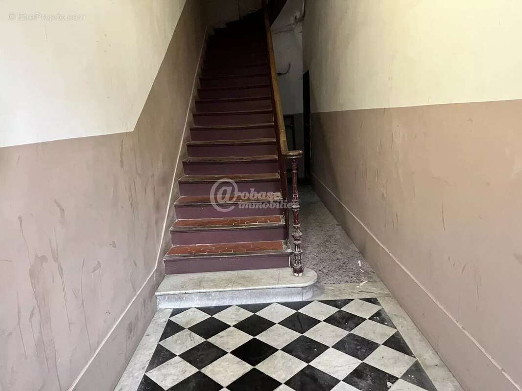 Appartement à MARSEILLE-2E