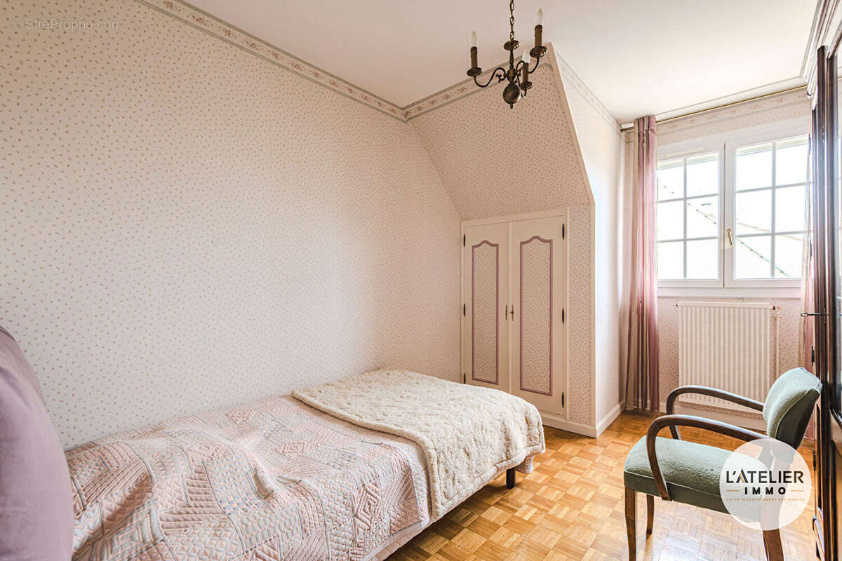 Maison familiale de 101 m² avec jardin et sous-sol complet - photo 7