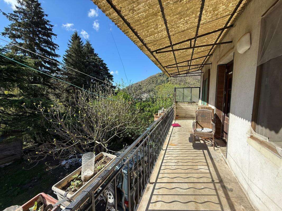 Maison à GENESTELLE