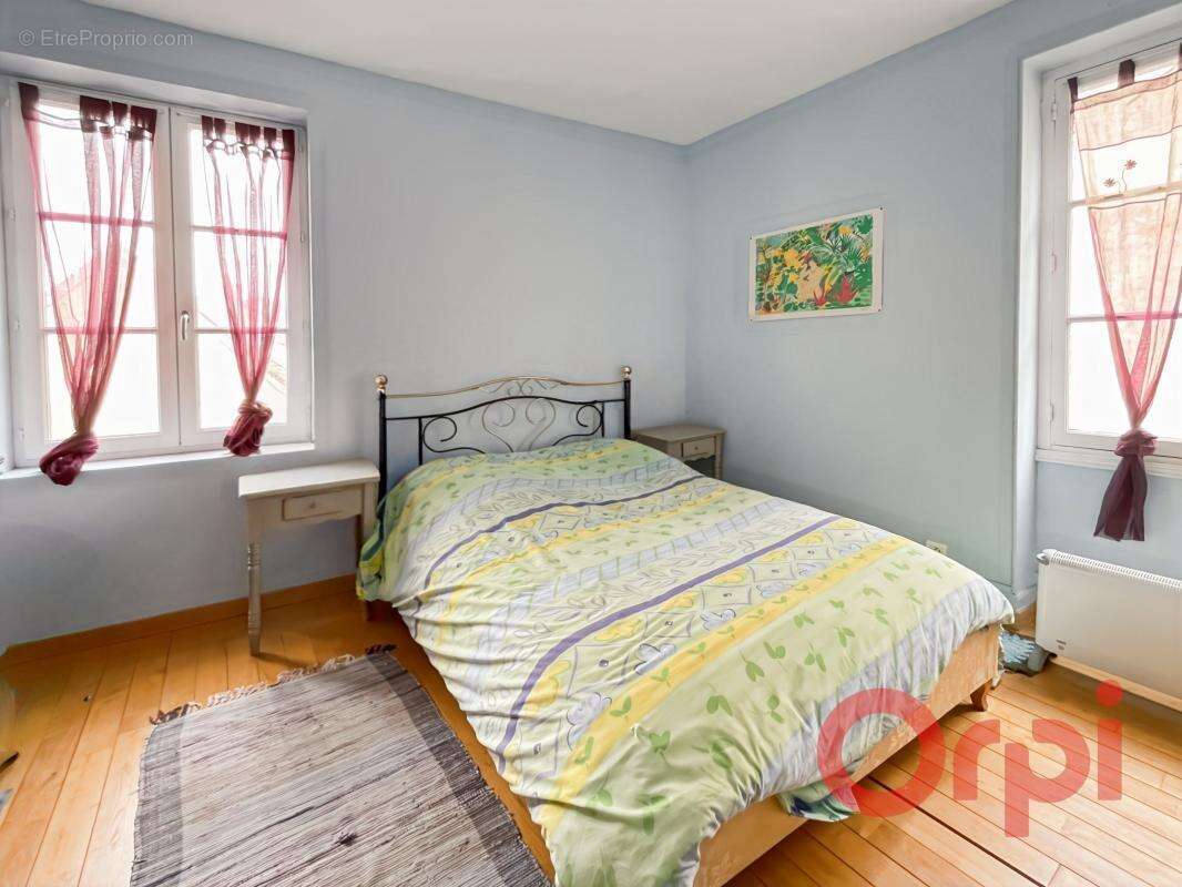 Maison à SAINT-AMAND-MONTROND