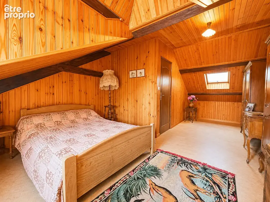 Corpeau - Maison avec insert bois - 3 chambres - Double garage - Terrain arboré - Terrasse - photo 12