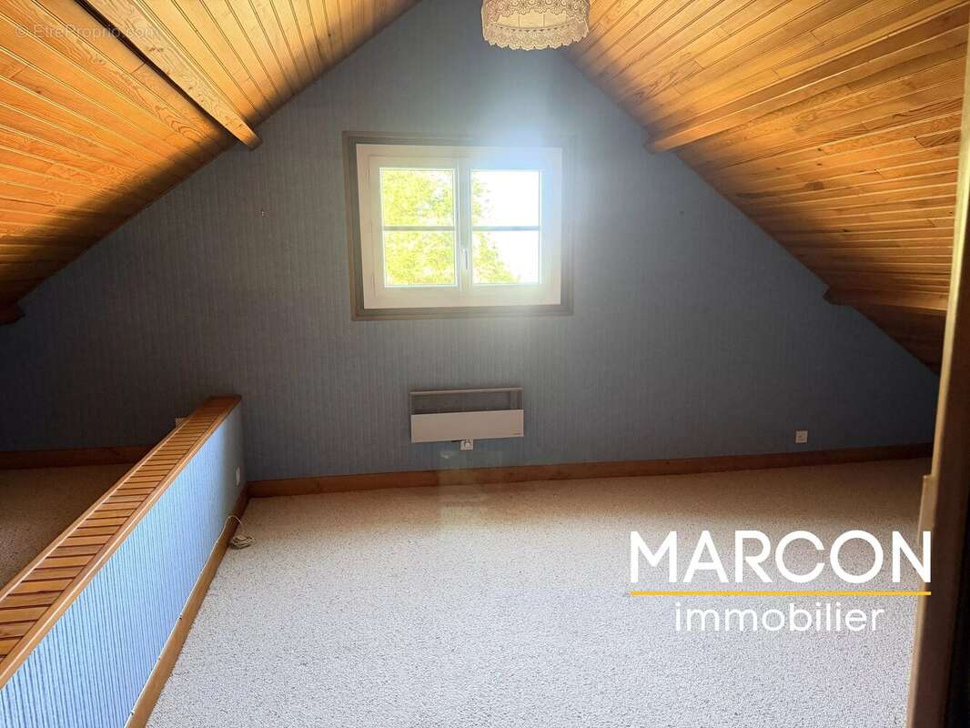 Maison à BUSSIERE-DUNOISE