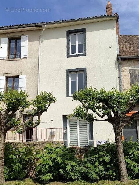 Maison à CHALUS