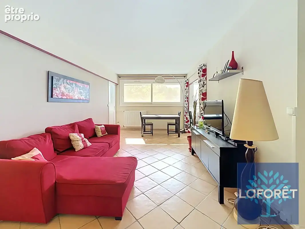 Appartement F3 65,72 m² Résidence sécurisée au coeur d'un grand parc - photo 2