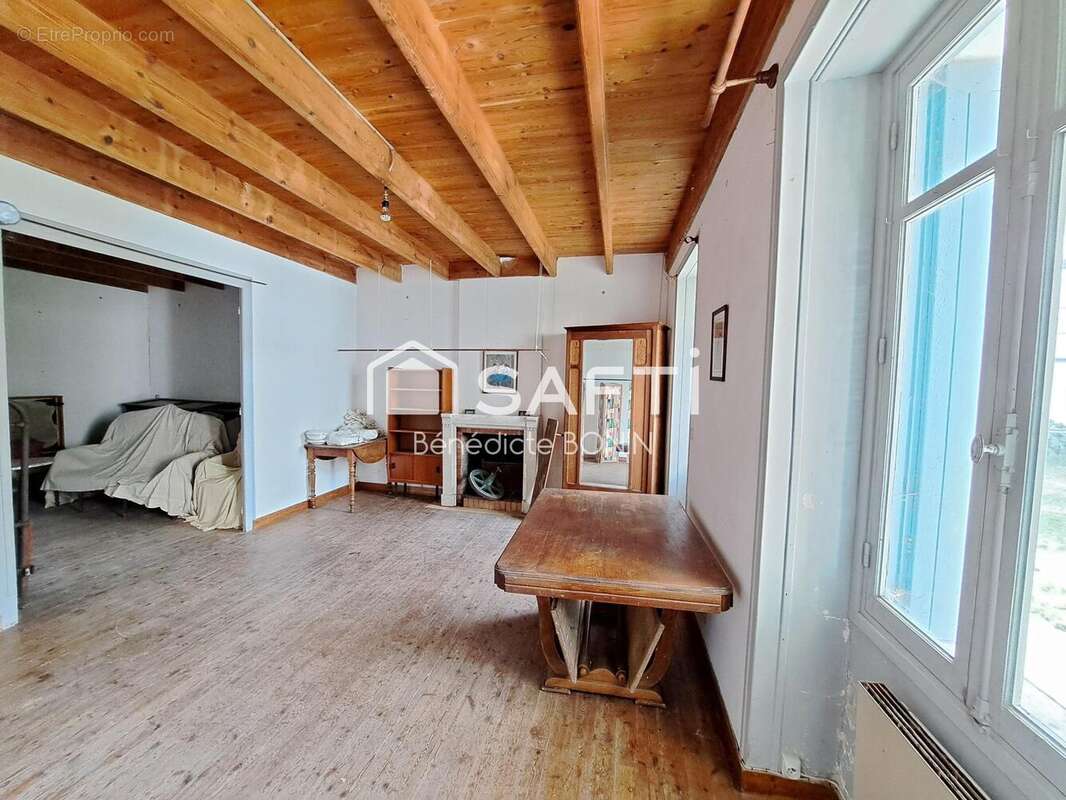 Photo 2 - Maison à CHAILLEVETTE