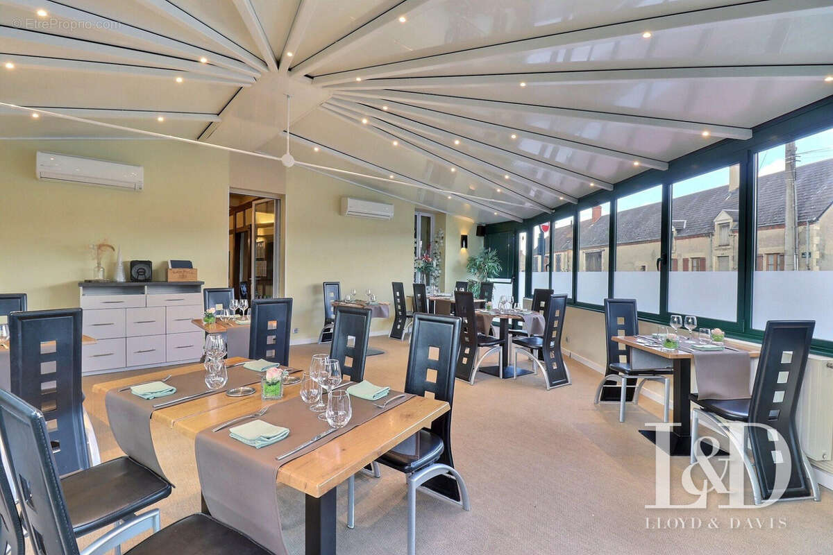 SALLE 1 - Autre à LES BORDES