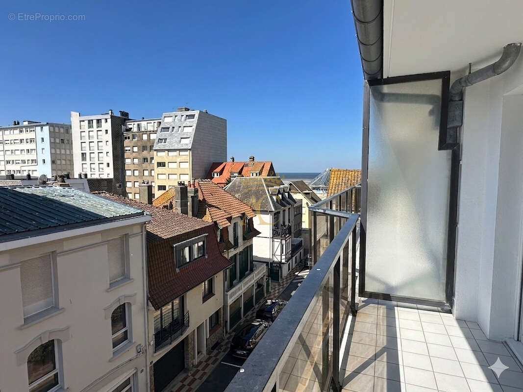 T2   vue laterale mer & grand balcon plein sud - photo 7