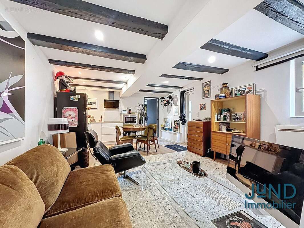 Séjour complet  - Maison à UHRWILLER