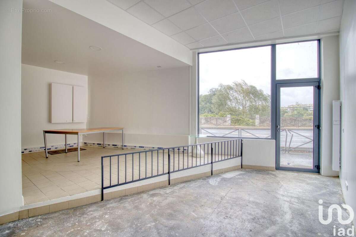 Photo 5 - Commerce à LE PECQ