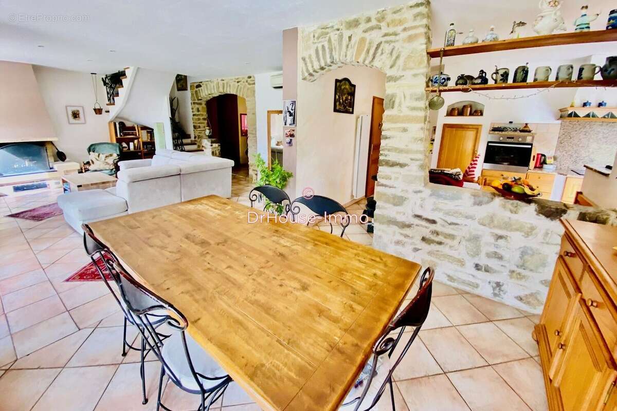 Maison à SAINT-HILAIRE