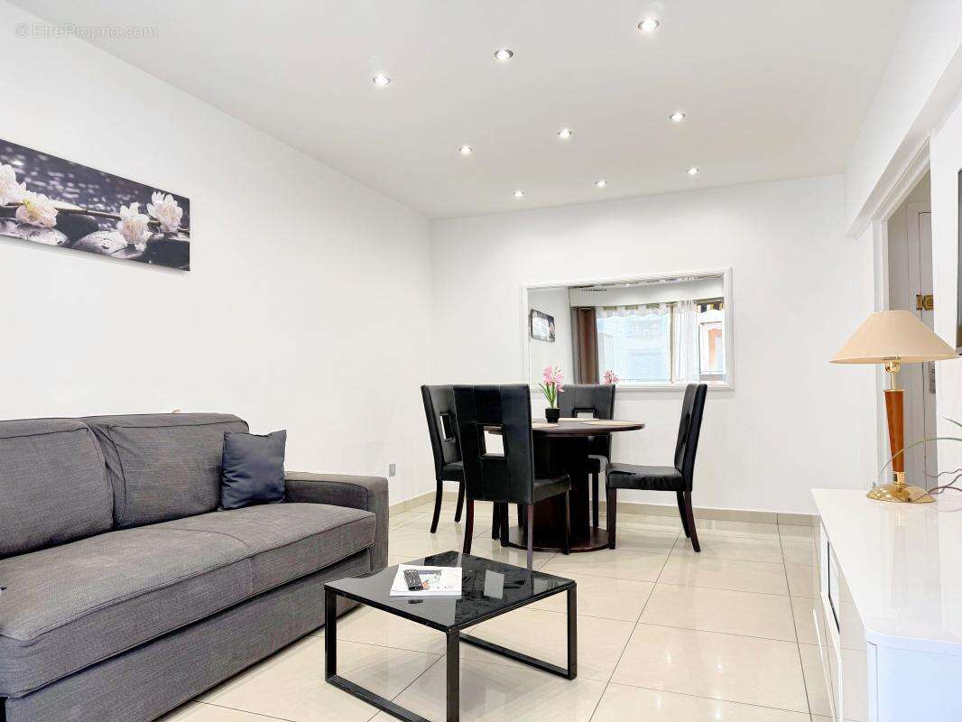 Appartement 2P 41 m², terrasse 11 m² – Cannes Banane, derrière le Martinez  - photo 3