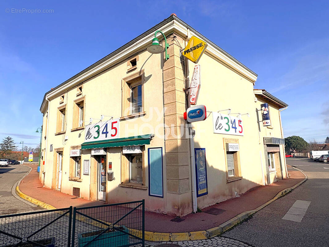 Appartement à PRECIEUX