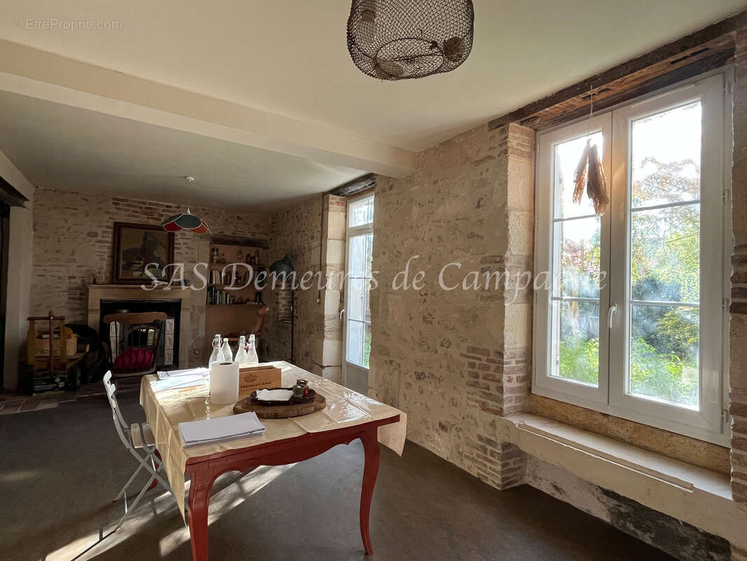 Maison à SAINT-SATUR