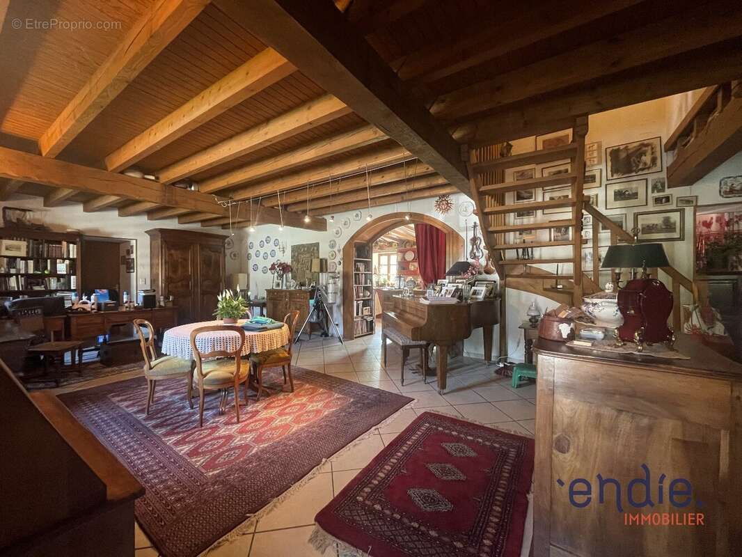 Maison à ISLE-ET-BARDAIS