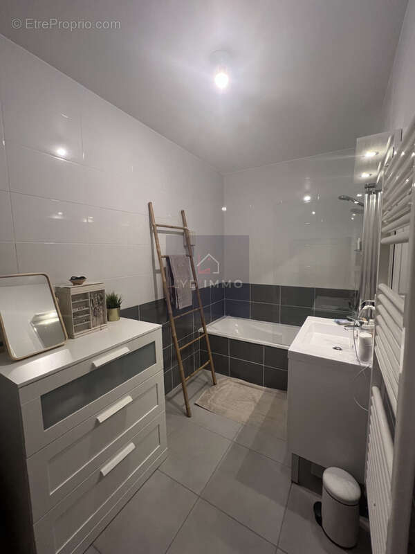 Appartement T3 avec terrasse et garage - photo 8