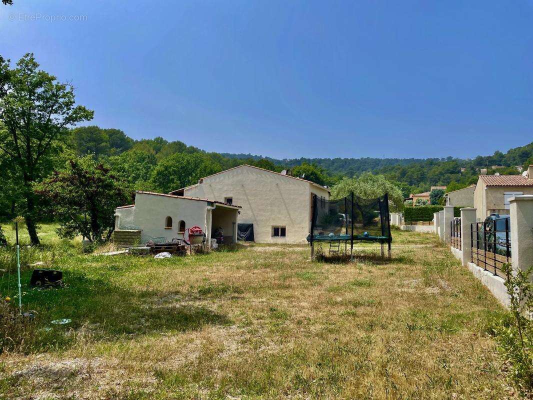 Terrain à PIERREVERT