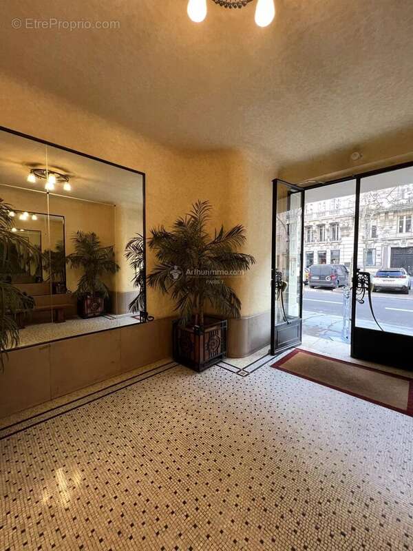 Appartement à PARIS-7E