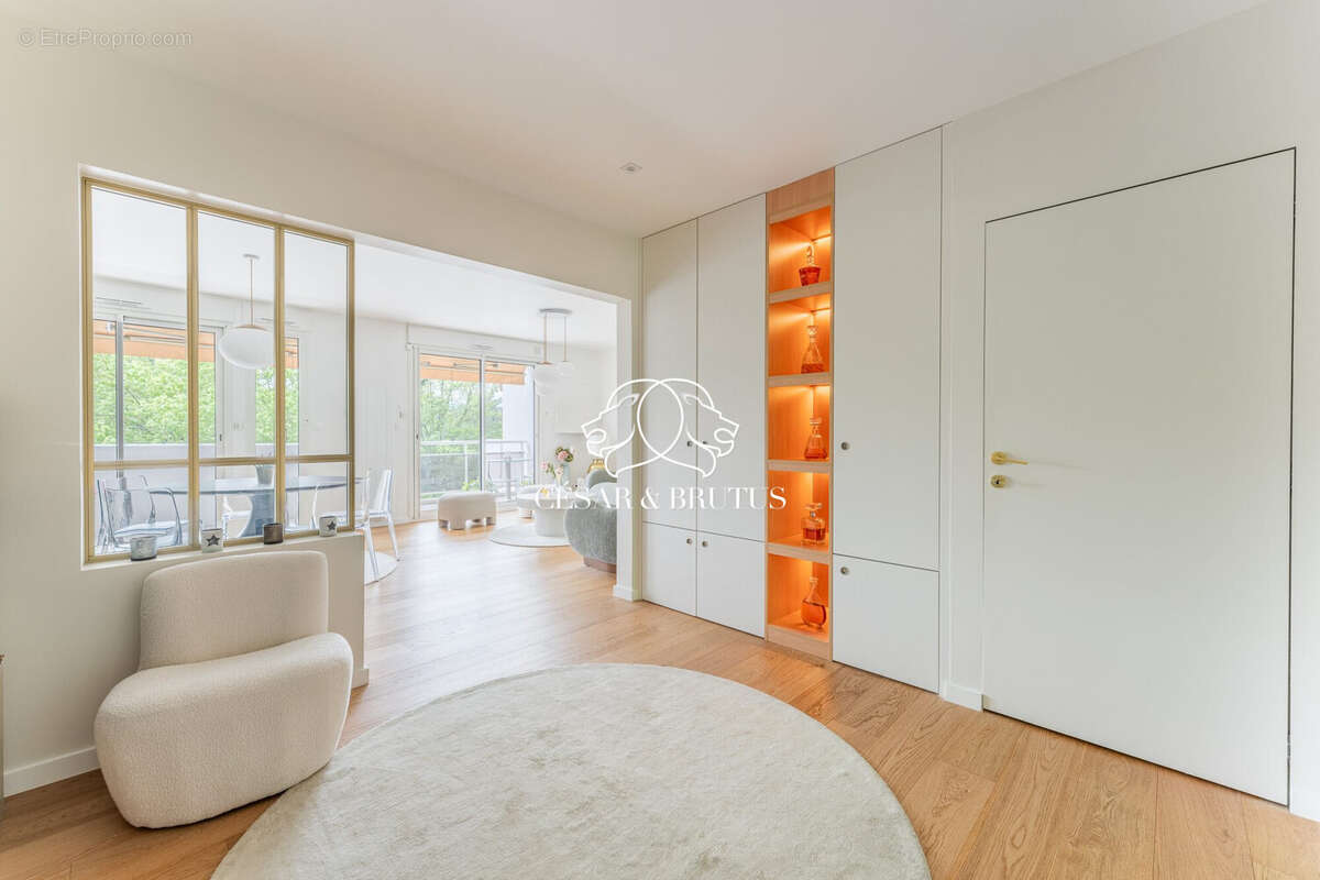 Appartement 75 m² à Charbonnieres-Les-Bains  - photo 4