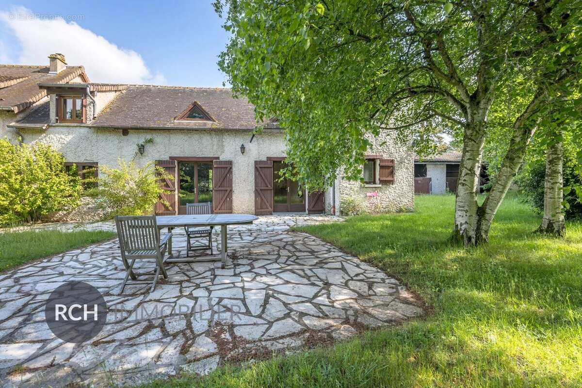 Maison à HOUDAN