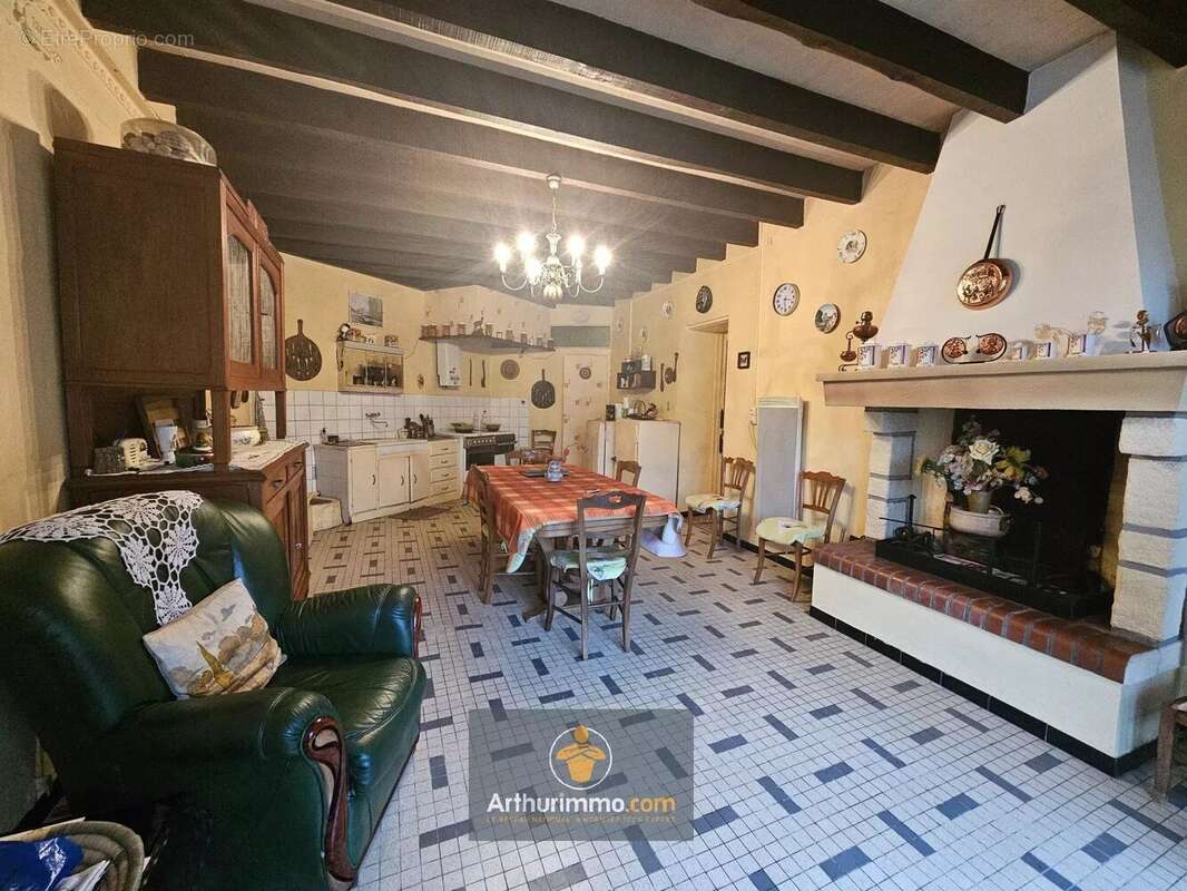 Maison à SAINT-HILAIRE-LA-PALUD