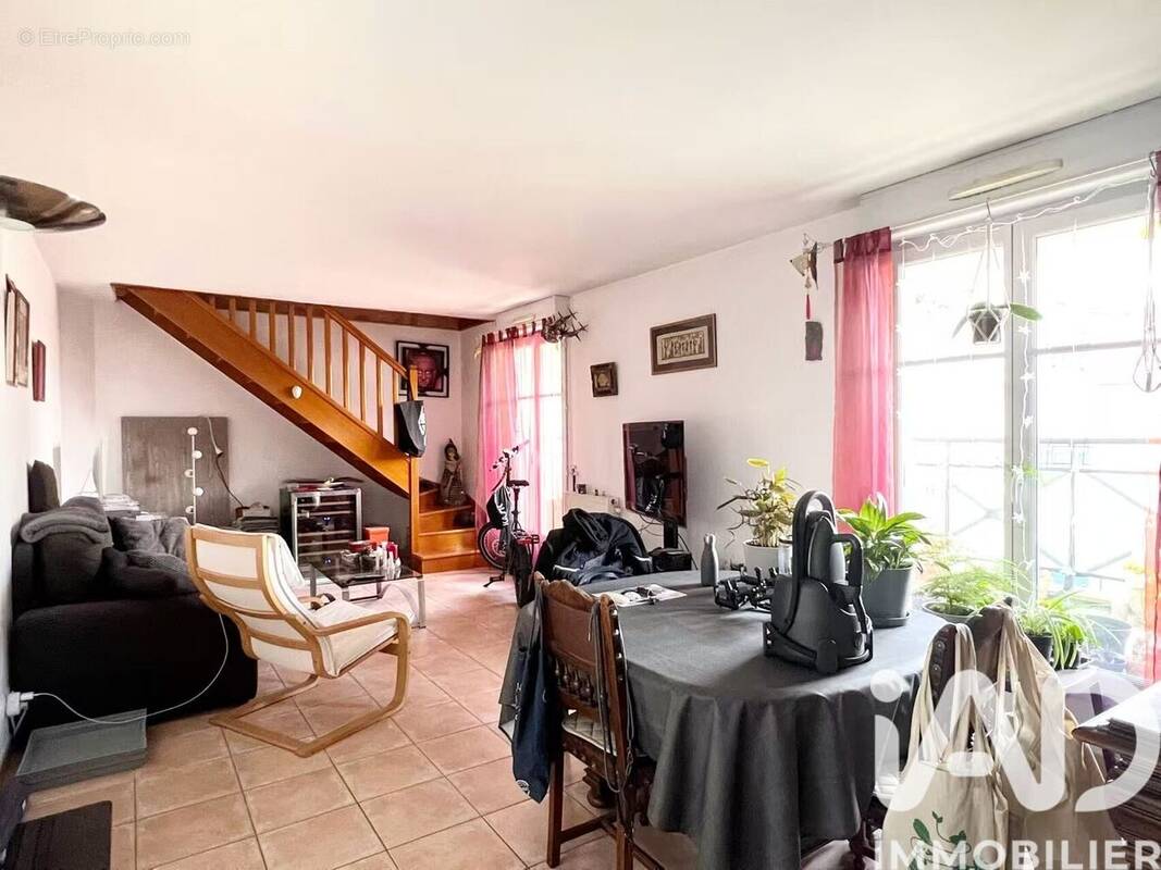 Photo 1 - Appartement à BUSSY-SAINT-GEORGES