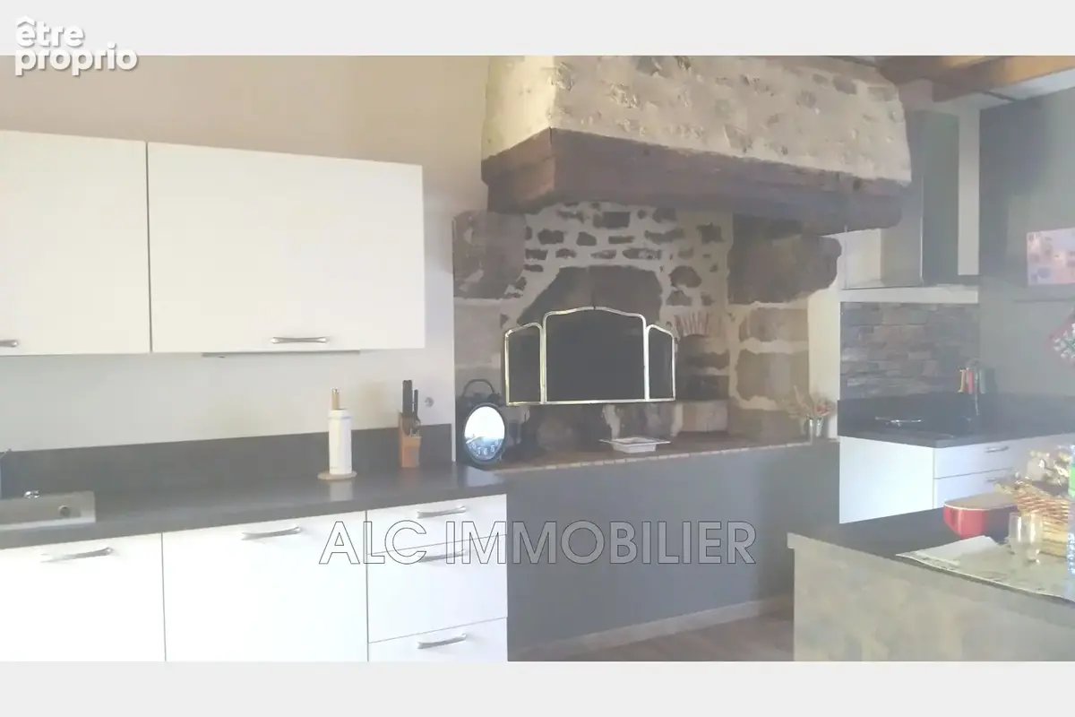 Maison 237 m² à Saint-Leonard-Des-Bois  - photo 6